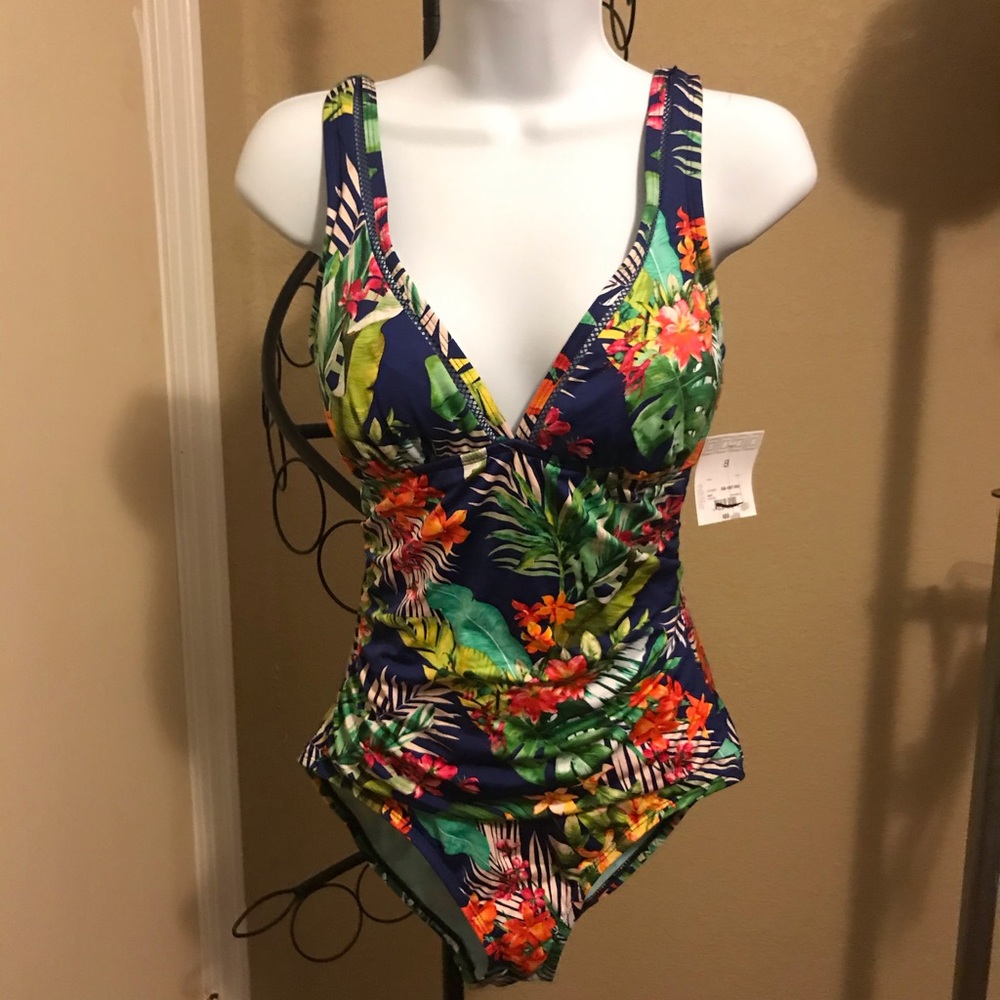 One piece swimsuit - Picture 2 of 7